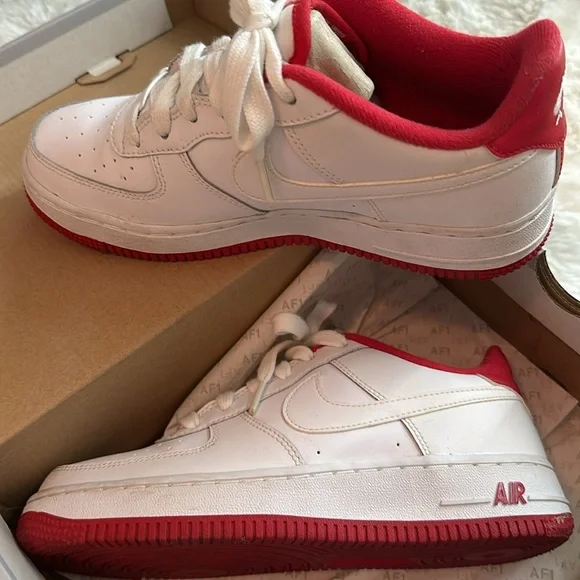 ‘White University Red’❤️🤍 - Picture 4 of 7